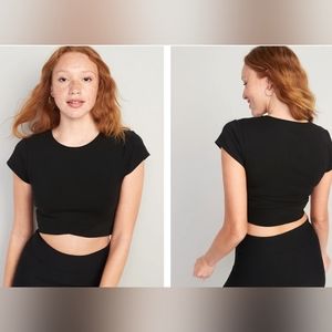Sporty black crop top NWT